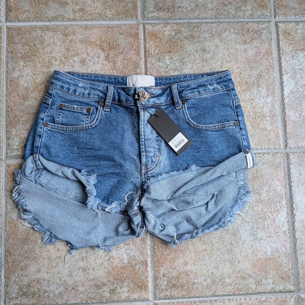 One Teaspoon Bandits - Low Waist Cut Off Denim Shorts in Soho Blue - Size 26